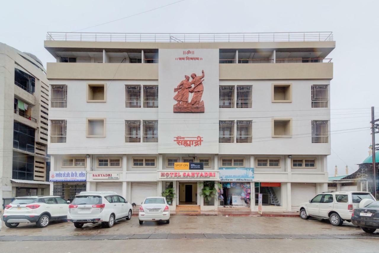 Spot On 41871 Hotel Sahyadri Spot Тримбак Экстерьер фото